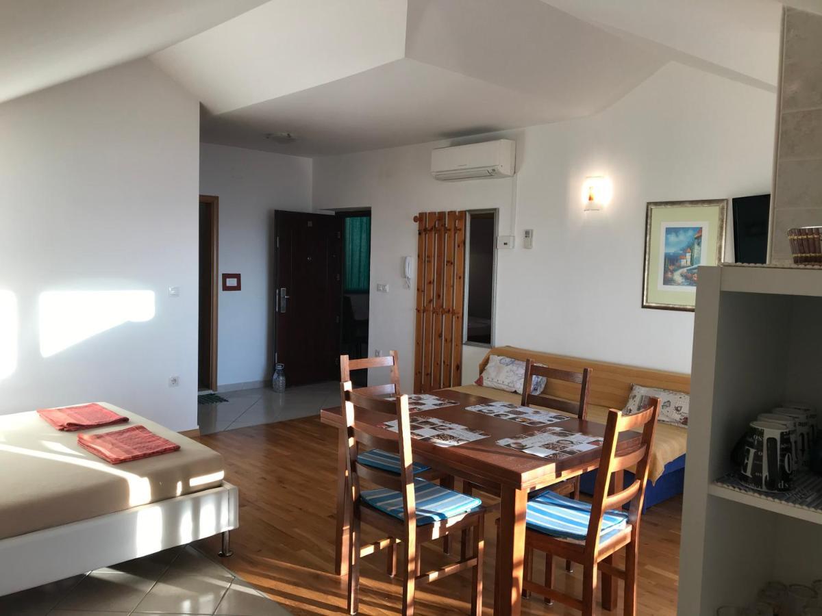 Gala Apartments Omiš Exterior foto